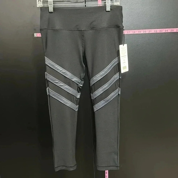 90° By Reflex High waist Capri  athletic leggings, mesh accents moisture wicking - Picture 1 of 10